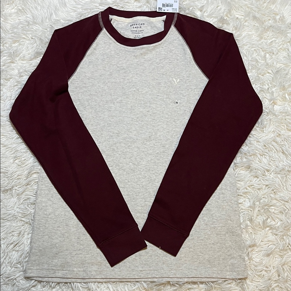 K67 American Eagle Outfitters Maroon and Cream Tee